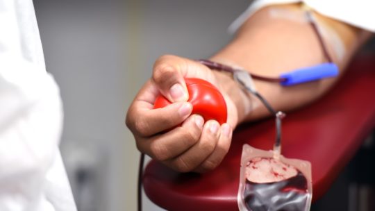 Bild eines Arms während der Blutspende